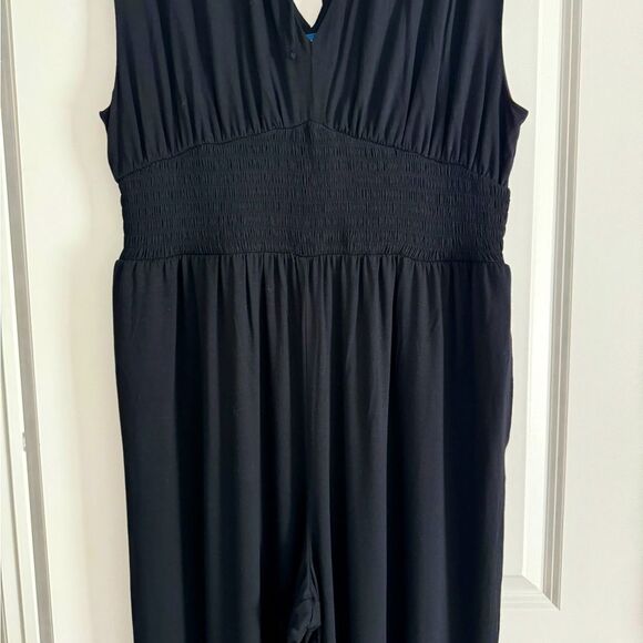 Black Sleeveless Jumpsuit - Picture 2 of 5